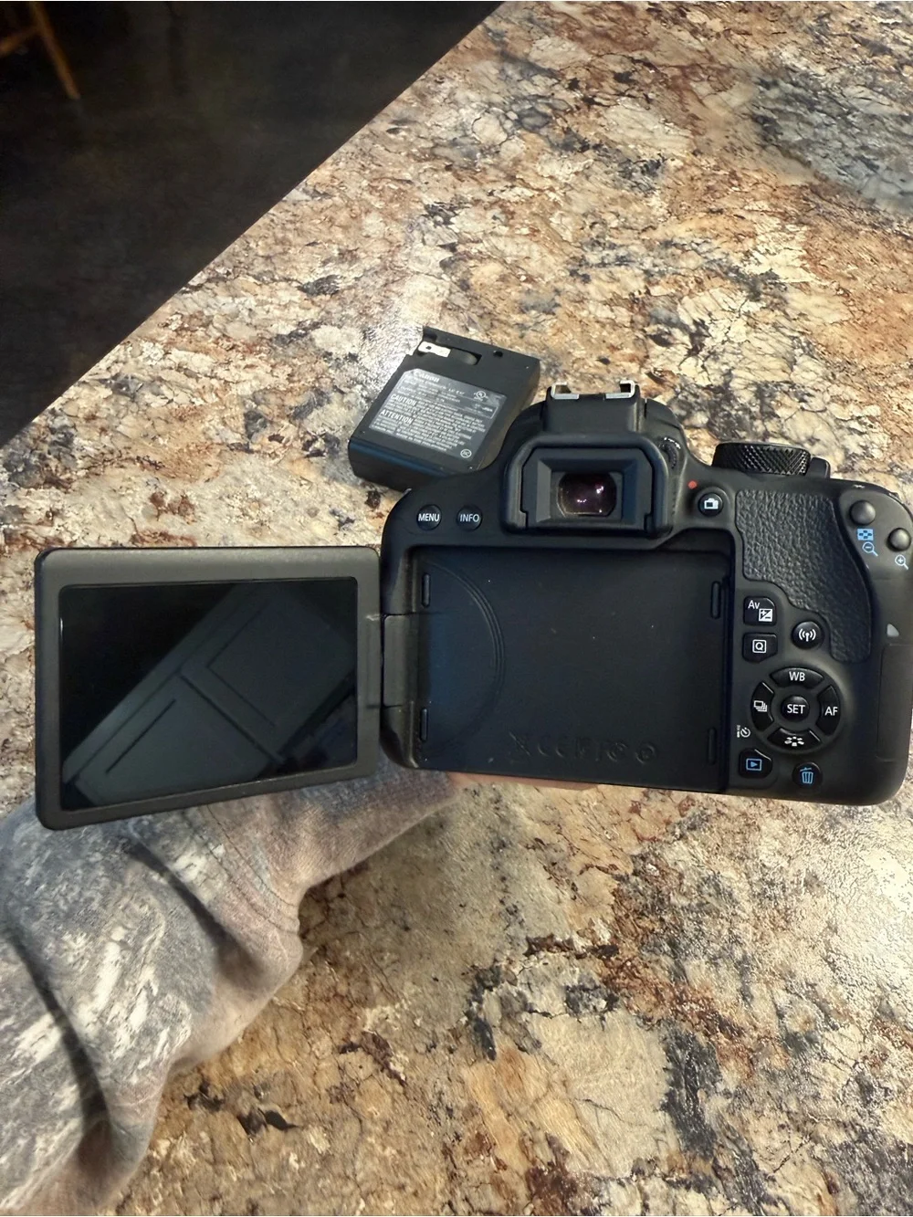 Canon EOS Rebel T7i DSLR Camera in Black with Canon 18-55mm Lens